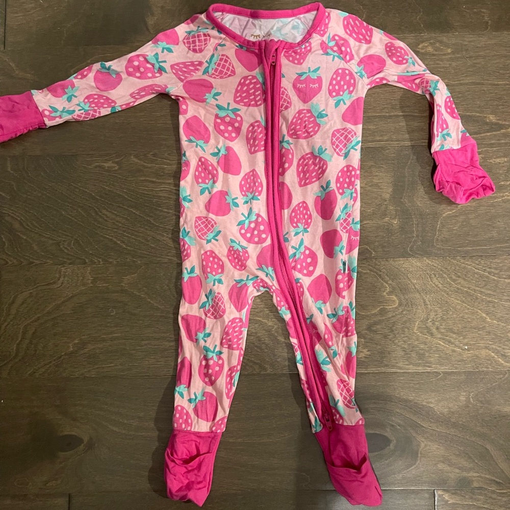 Little Sleepies Strawberry Zippy